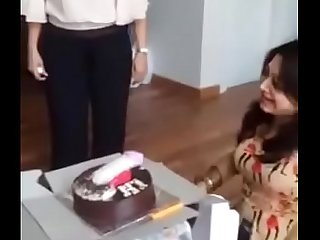 Delhi college girls masti with cake